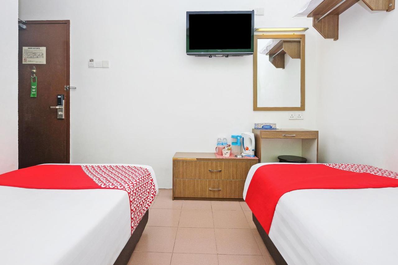 Oyo 850 Gold Star Hotel Chukai Экстерьер фото