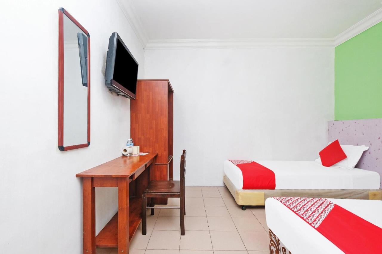 Oyo 850 Gold Star Hotel Chukai Экстерьер фото