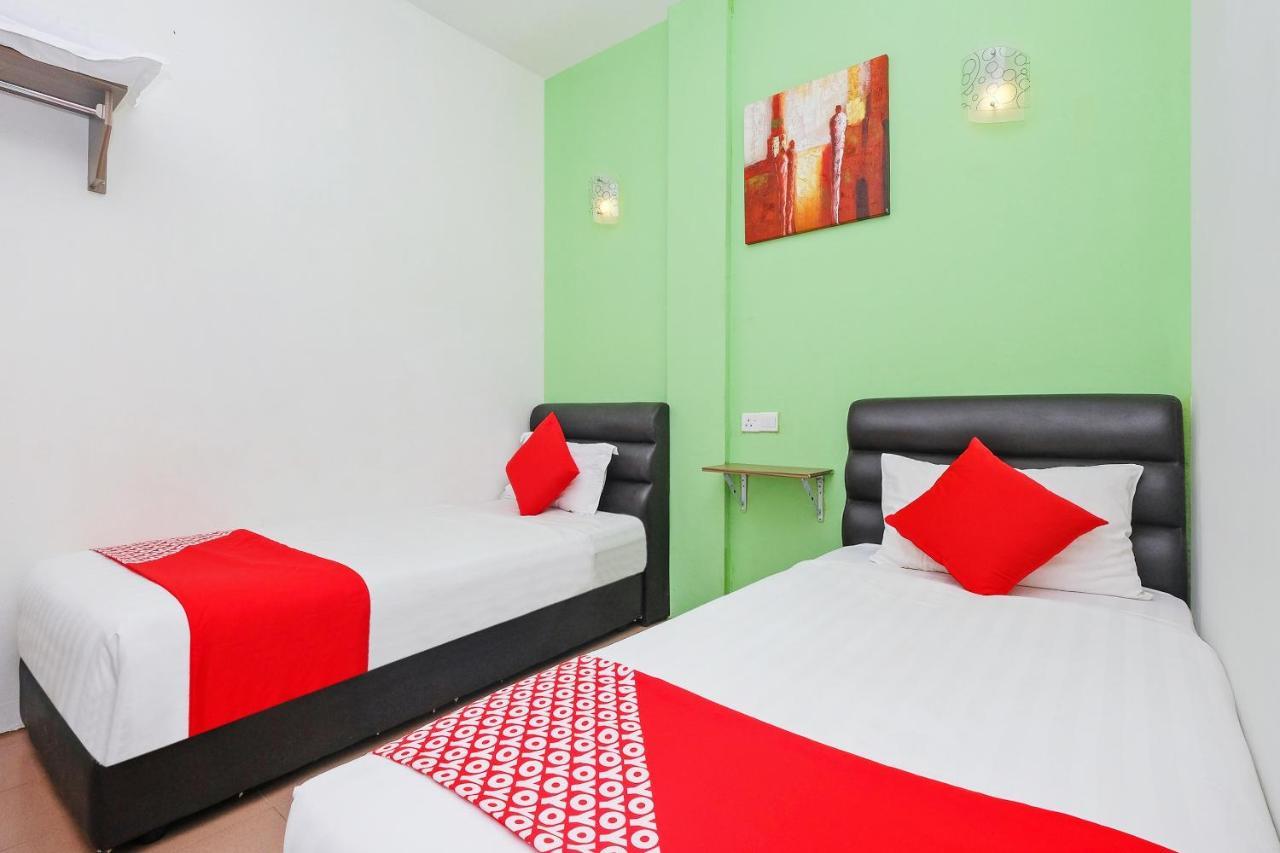 Oyo 850 Gold Star Hotel Chukai Экстерьер фото