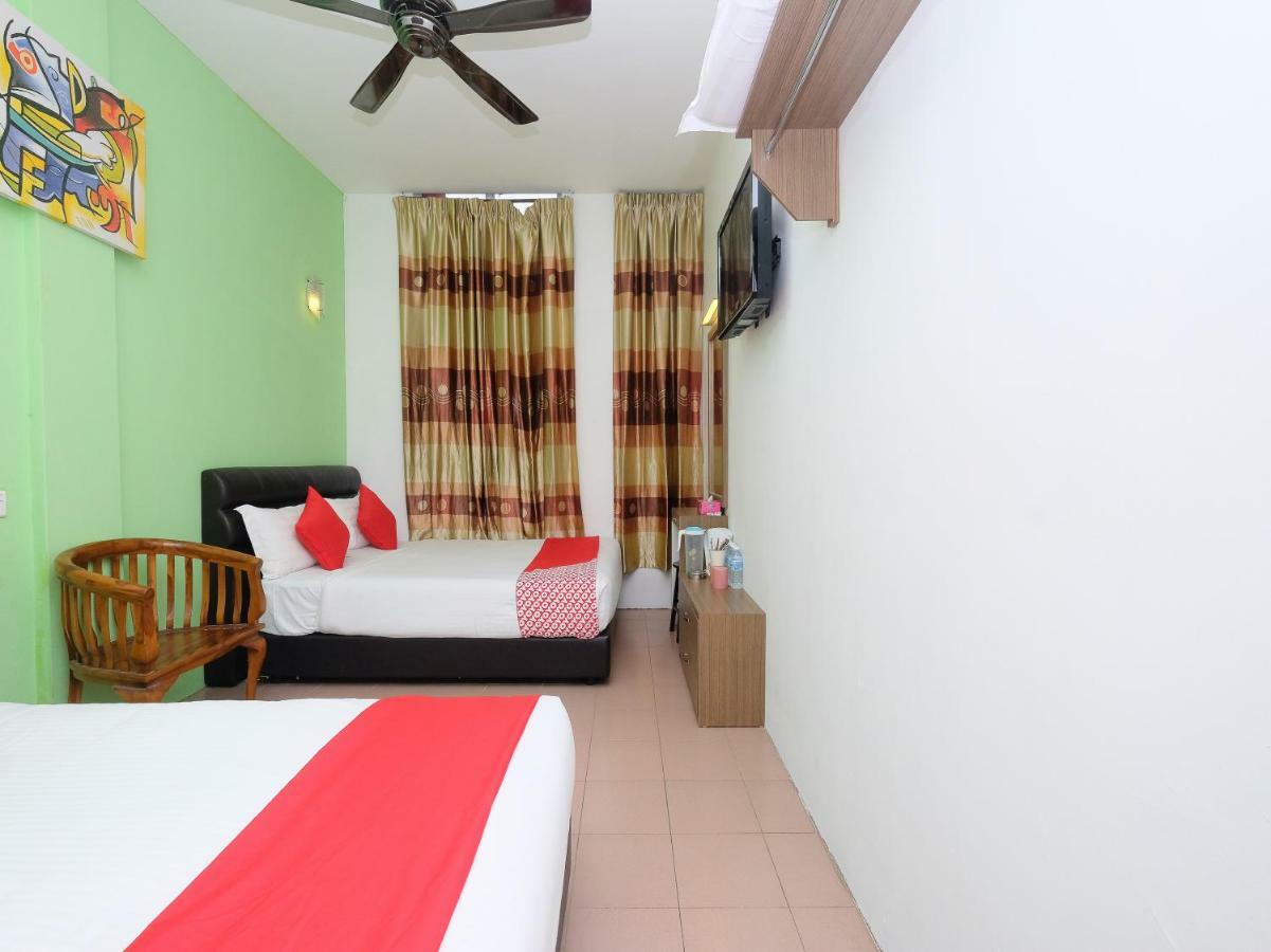Oyo 850 Gold Star Hotel Chukai Экстерьер фото
