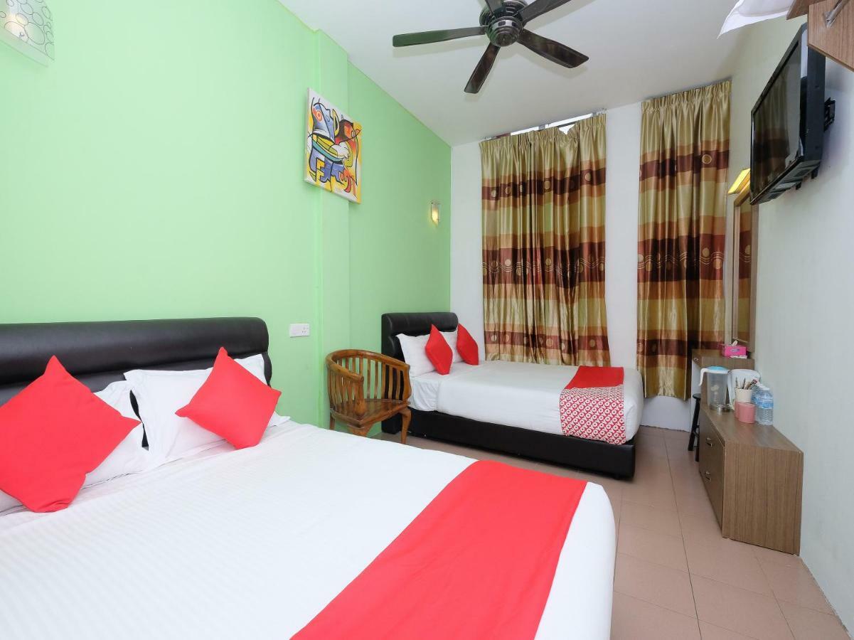 Oyo 850 Gold Star Hotel Chukai Экстерьер фото