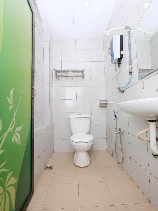Oyo 850 Gold Star Hotel Chukai Экстерьер фото