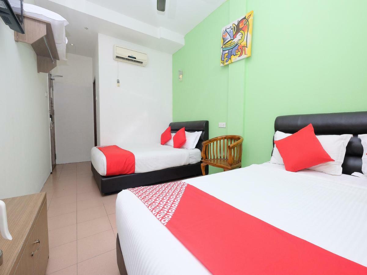Oyo 850 Gold Star Hotel Chukai Экстерьер фото
