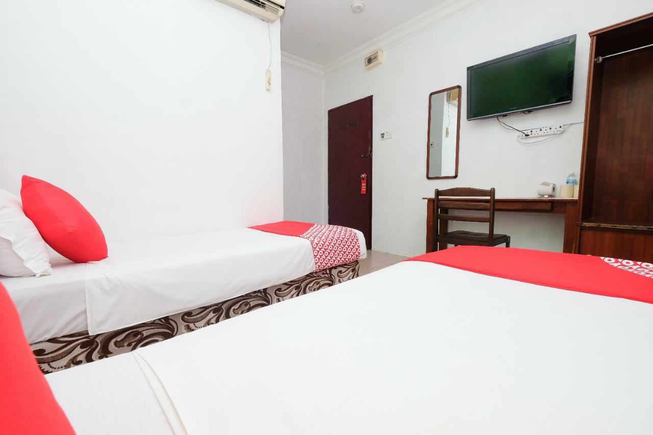 Oyo 850 Gold Star Hotel Chukai Экстерьер фото