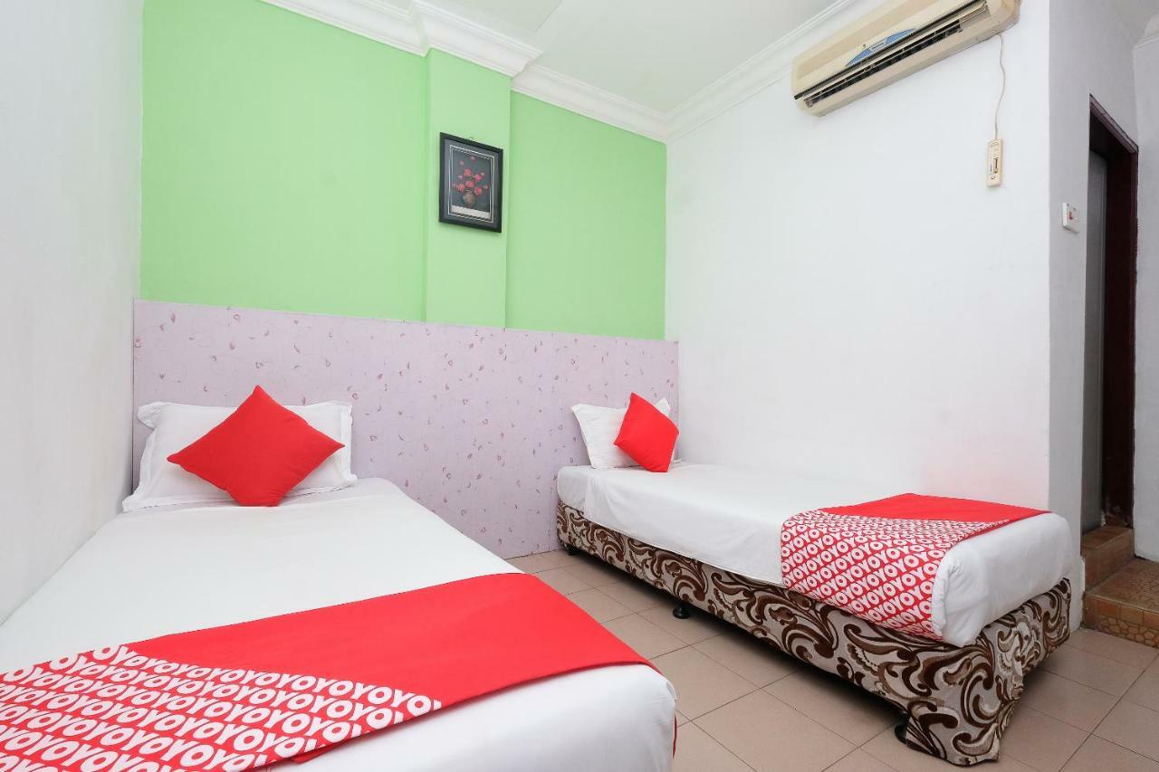 Oyo 850 Gold Star Hotel Chukai Экстерьер фото