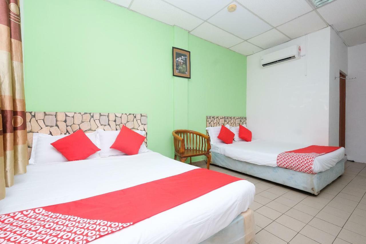 Oyo 850 Gold Star Hotel Chukai Экстерьер фото