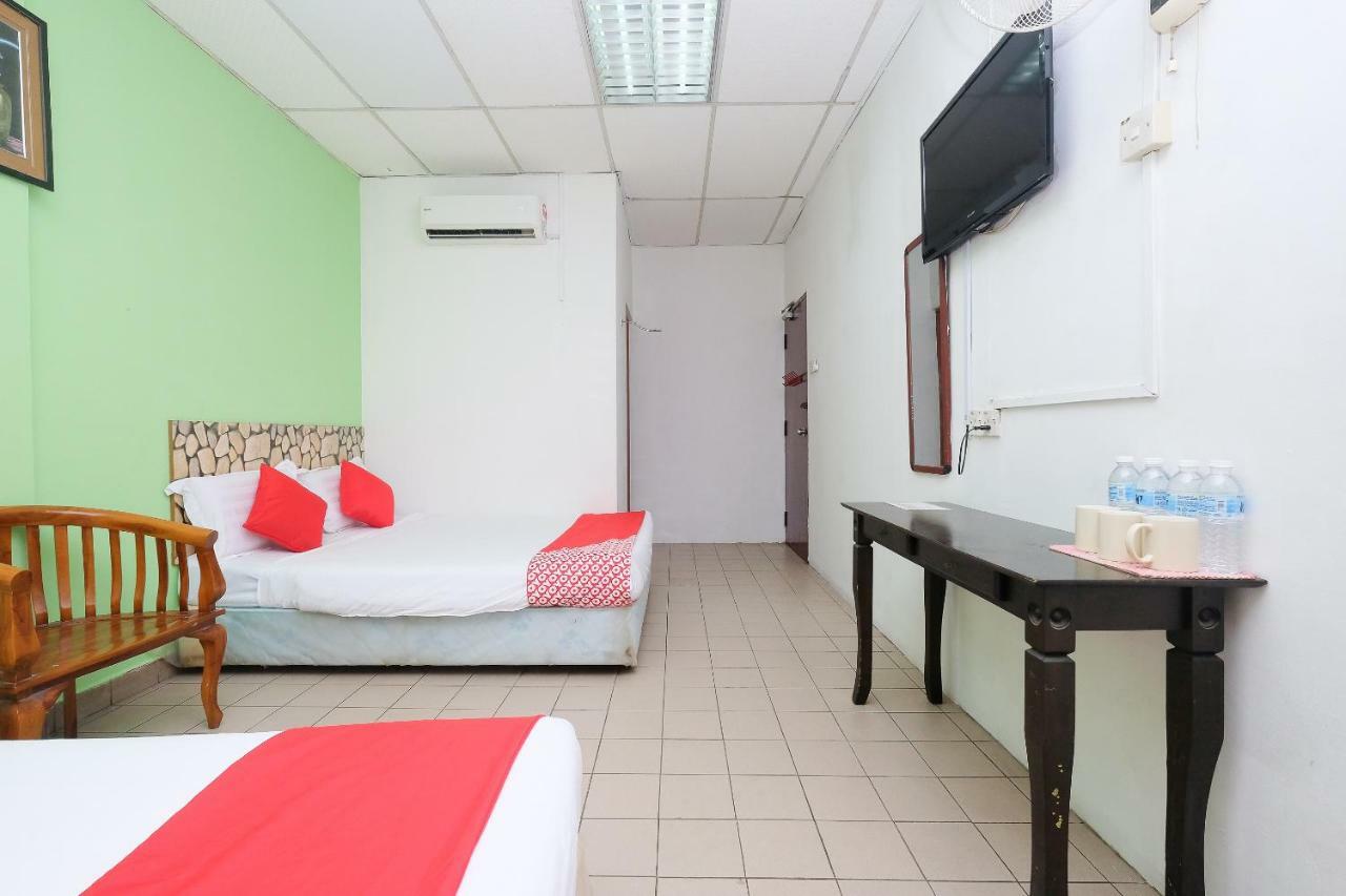Oyo 850 Gold Star Hotel Chukai Экстерьер фото
