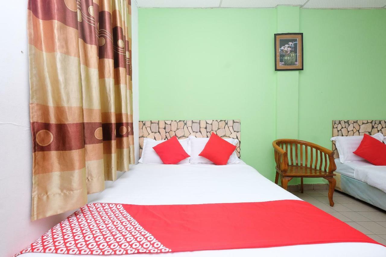 Oyo 850 Gold Star Hotel Chukai Экстерьер фото