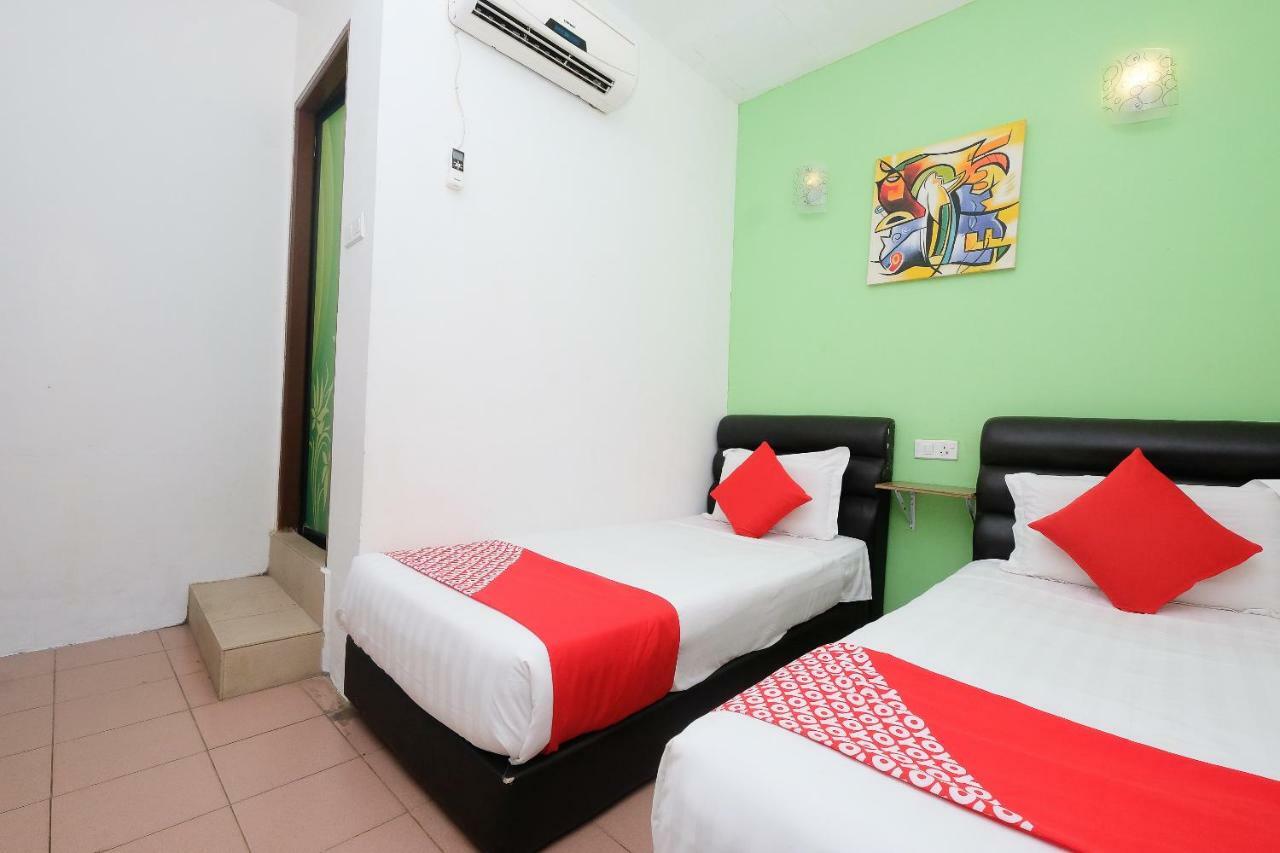 Oyo 850 Gold Star Hotel Chukai Экстерьер фото