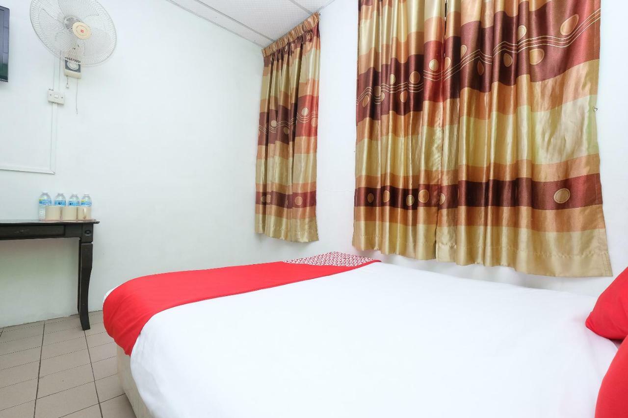 Oyo 850 Gold Star Hotel Chukai Экстерьер фото